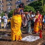L�ultima fase del rito � rappresentata dall�immersione dei piedi in una vasca piena di latte purificante, il quale viene conservato per dodici giorni: l'intero periodo di preparazione spirituale